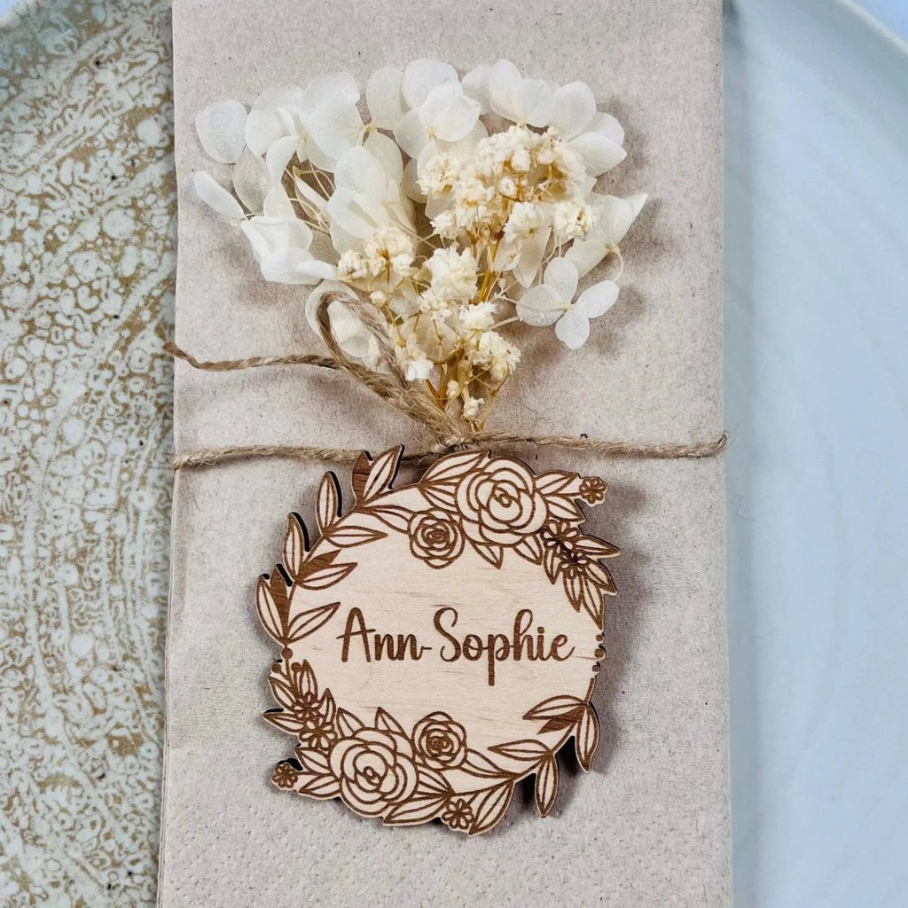 Platzkarten Namensschilder Hochzeit aus Holz für individuelle Feste - LaserArt Germany