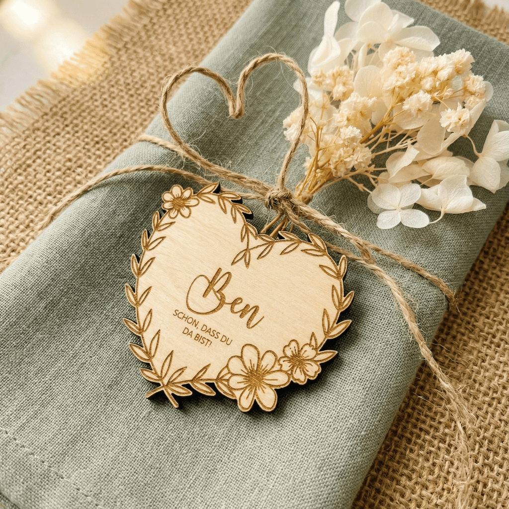 Platzkarten Namensschilder Hochzeit aus Holz für individuelle Feste - LaserArt Germany