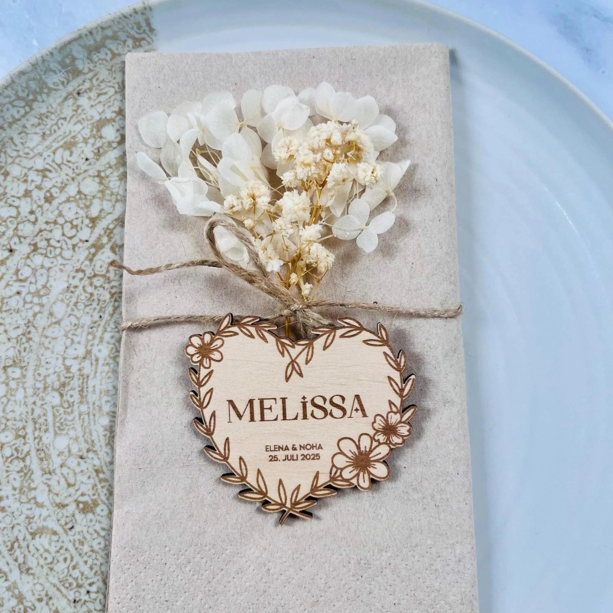 Platzkarten Namensschilder Hochzeit aus Holz für individuelle Feste - LaserArt Germany