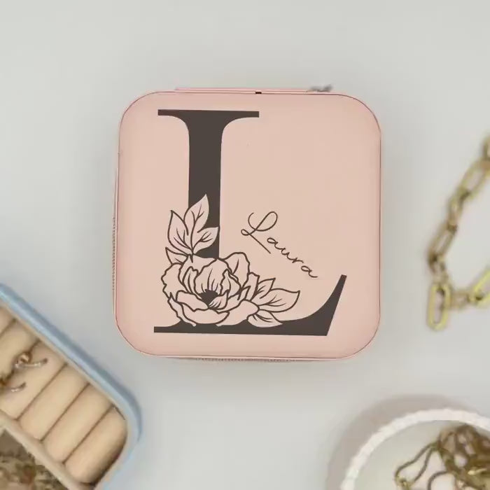 Schmuckbox personalisiert mit Monogramm & Namensgravur.