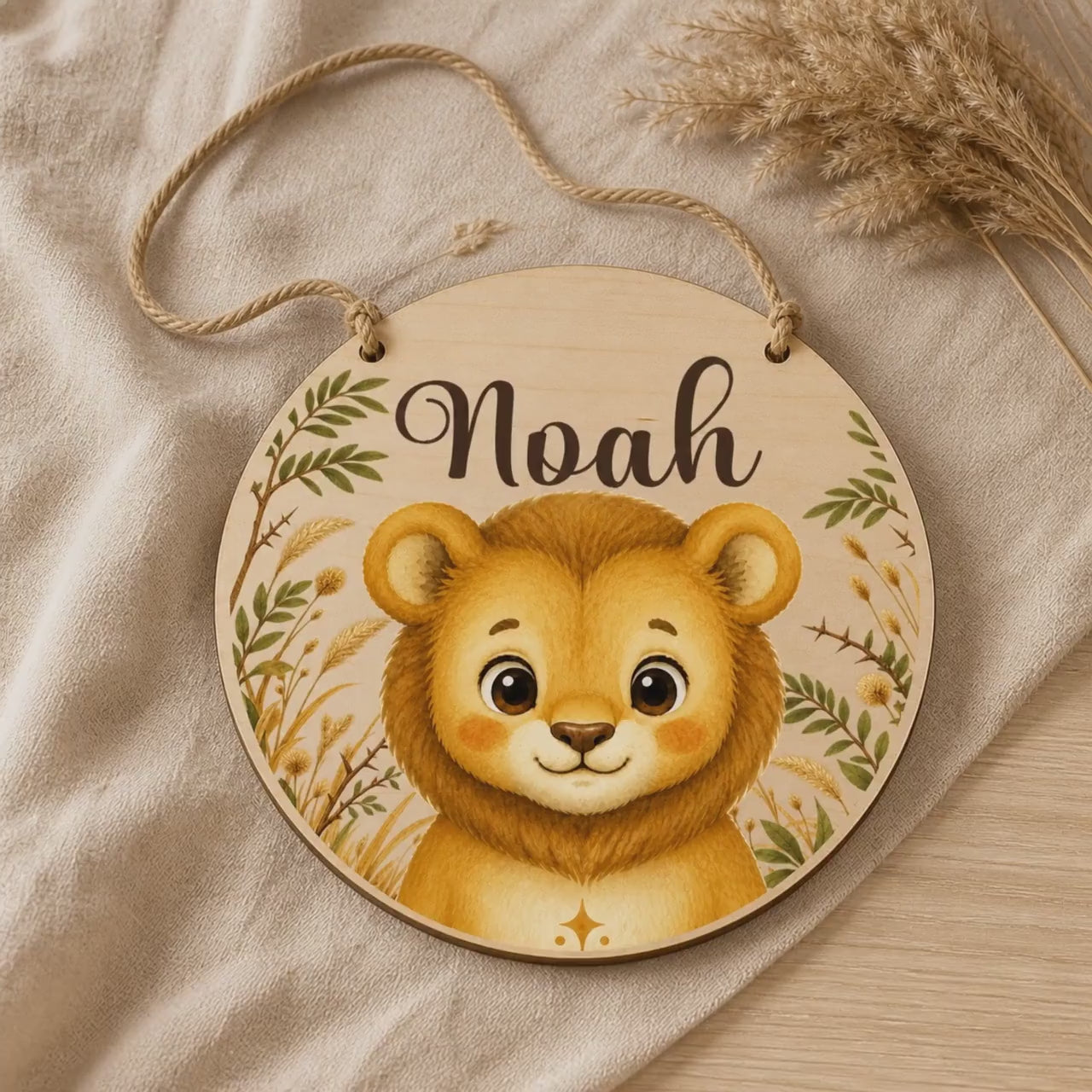 Namensschild Junge personalisiert Rund | Türschild Kinderzimmer mit Tiermotiv | Geschenk zur Geburt & Taufe | Birkenholz