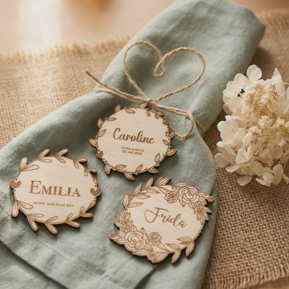 Platzkarten Namensschilder Hochzeit aus Holz für individuelle Feste