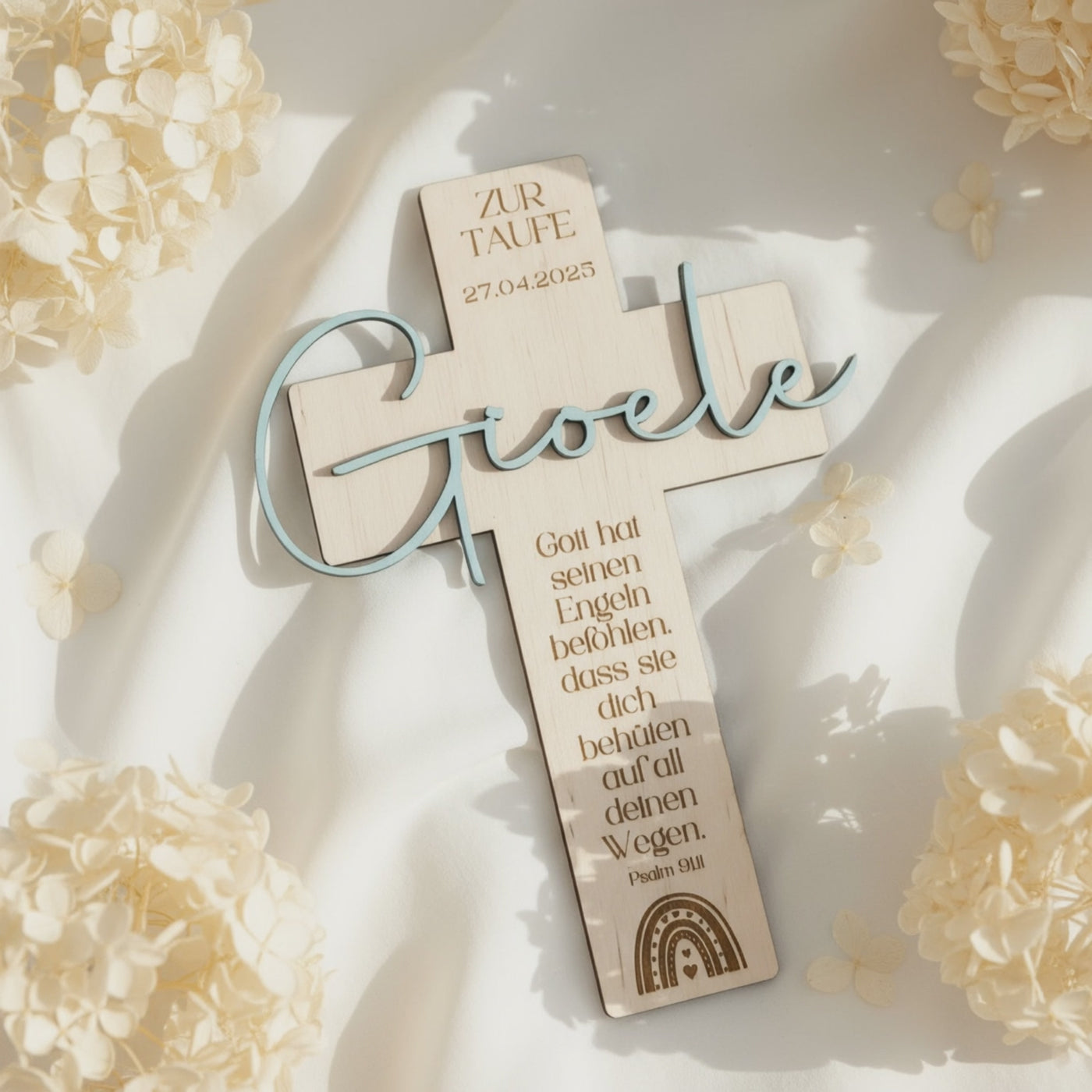 Personalisiertes Taufkreuz aus Holz | Erinnerung an die Taufe.