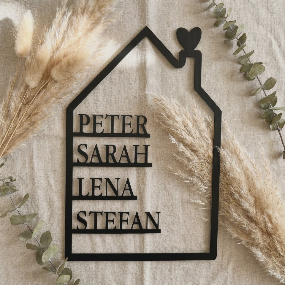 Plaque familiale en forme de maison en bois | avec prénoms