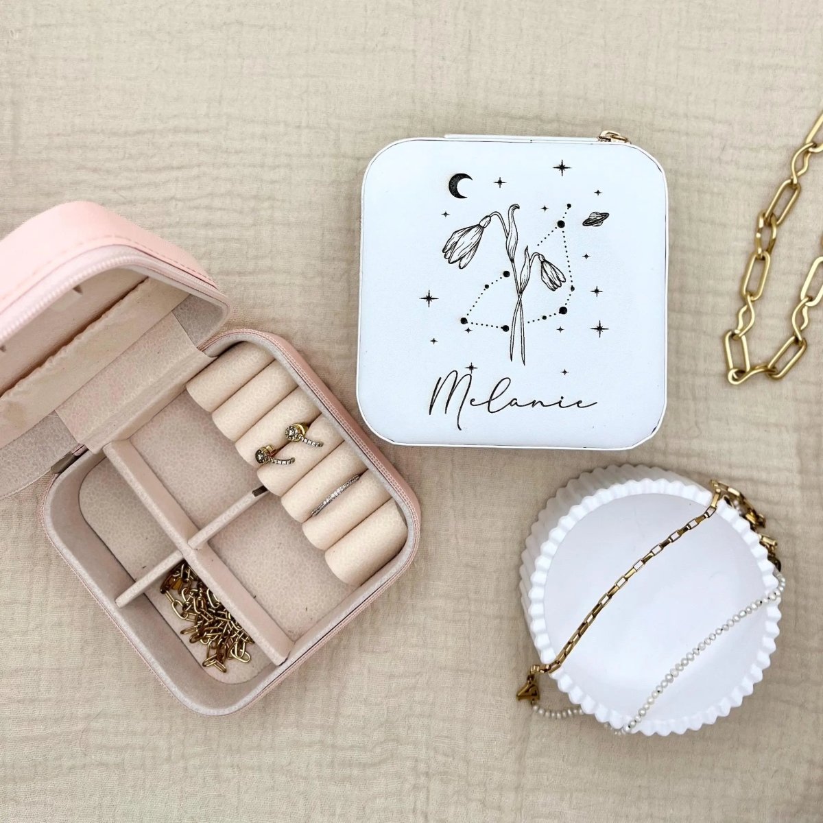 Schmuckkästchen personalisiert mit Sternzeichen, Geburtsblume & Name - LaserArt Germany