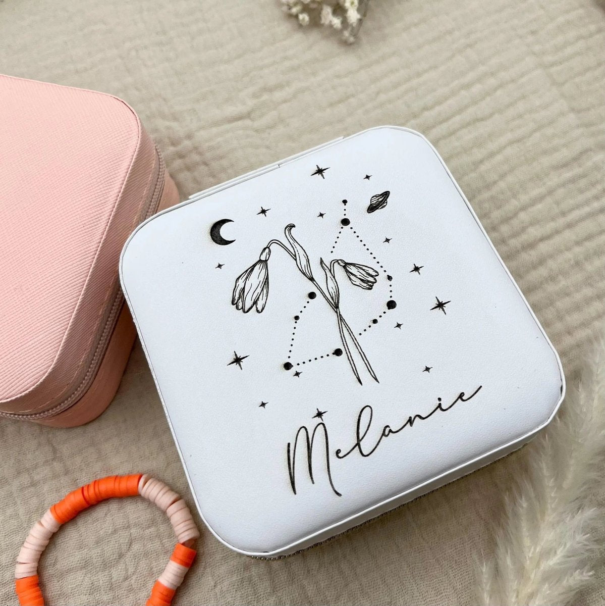 Schmuckkästchen personalisiert mit Sternzeichen, Geburtsblume & Name - LaserArt Germany