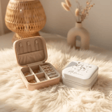 Schmuckkästchen personalisiert mit Sternzeichen, Geburtsblume & Name - LaserArt Germany