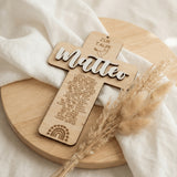 Taufkreuz aus Holz personalisiert – Geschenk zur Taufe, Geburt & Erinnerung - LaserArt Germany