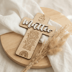 Taufkreuz aus Holz personalisiert – Geschenk zur Taufe, Geburt & Erinnerung - LaserArt Germany