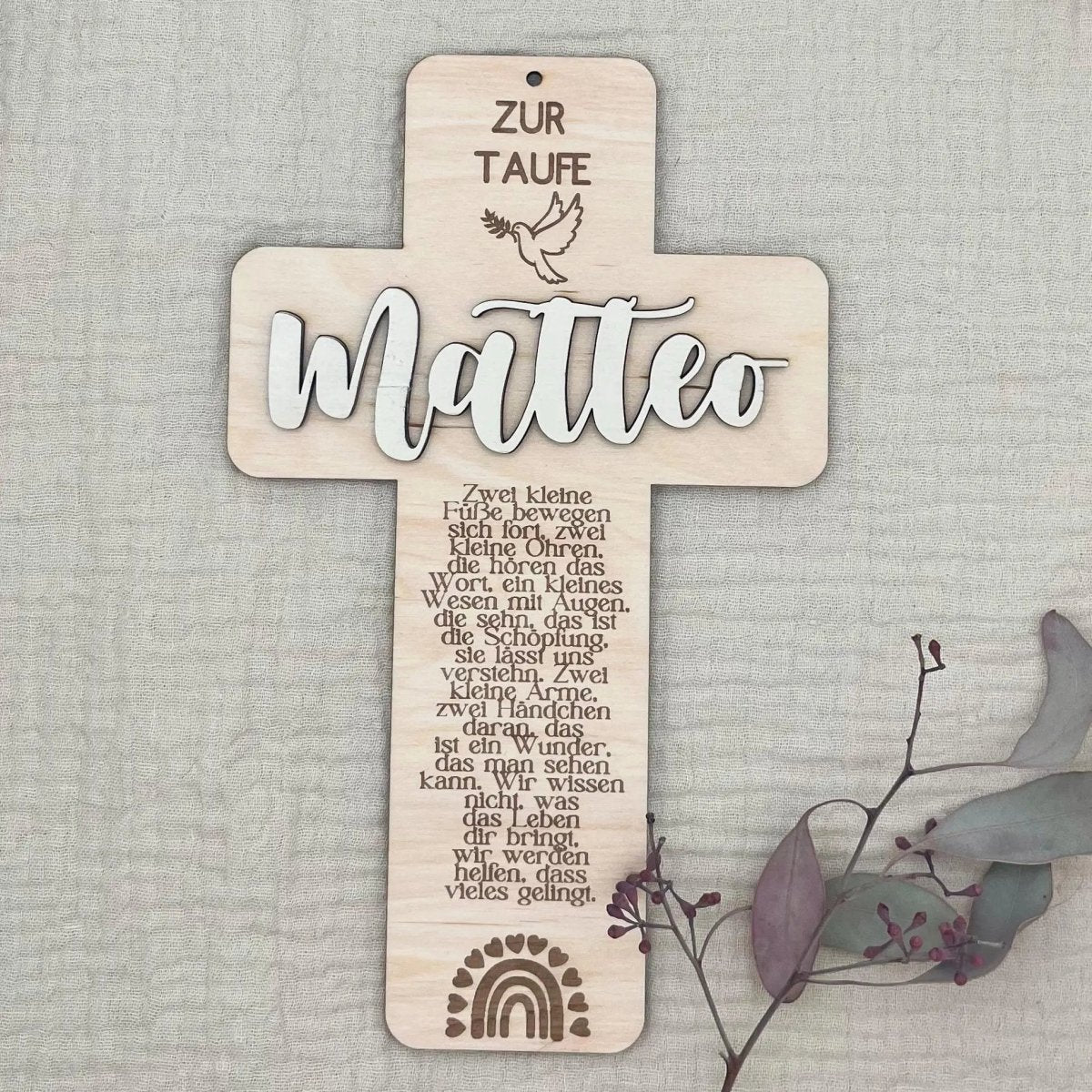 Taufkreuz aus Holz personalisiert – Geschenk zur Taufe, Geburt & Erinnerung - LaserArt Germany