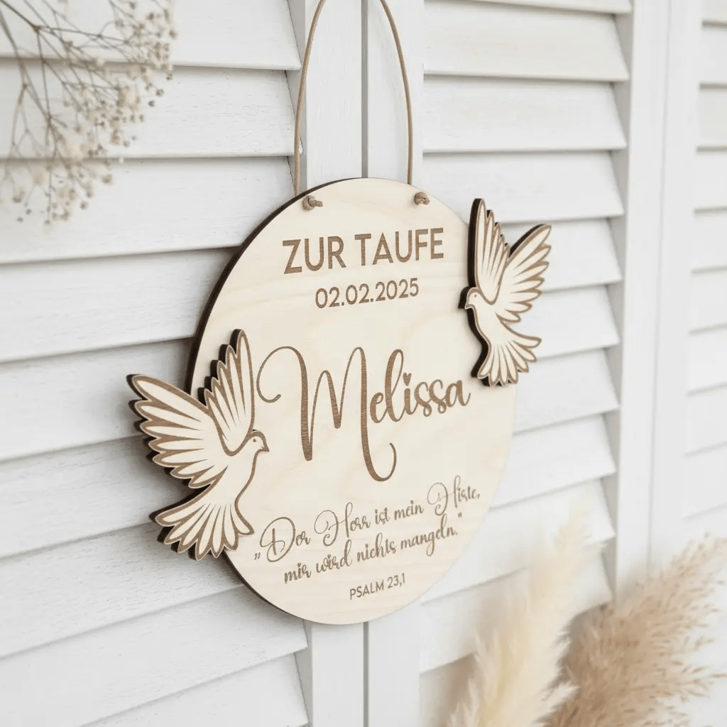 Taufgeschenk Holzschild mit Taufdatum graviert – Rückseite des Schilds